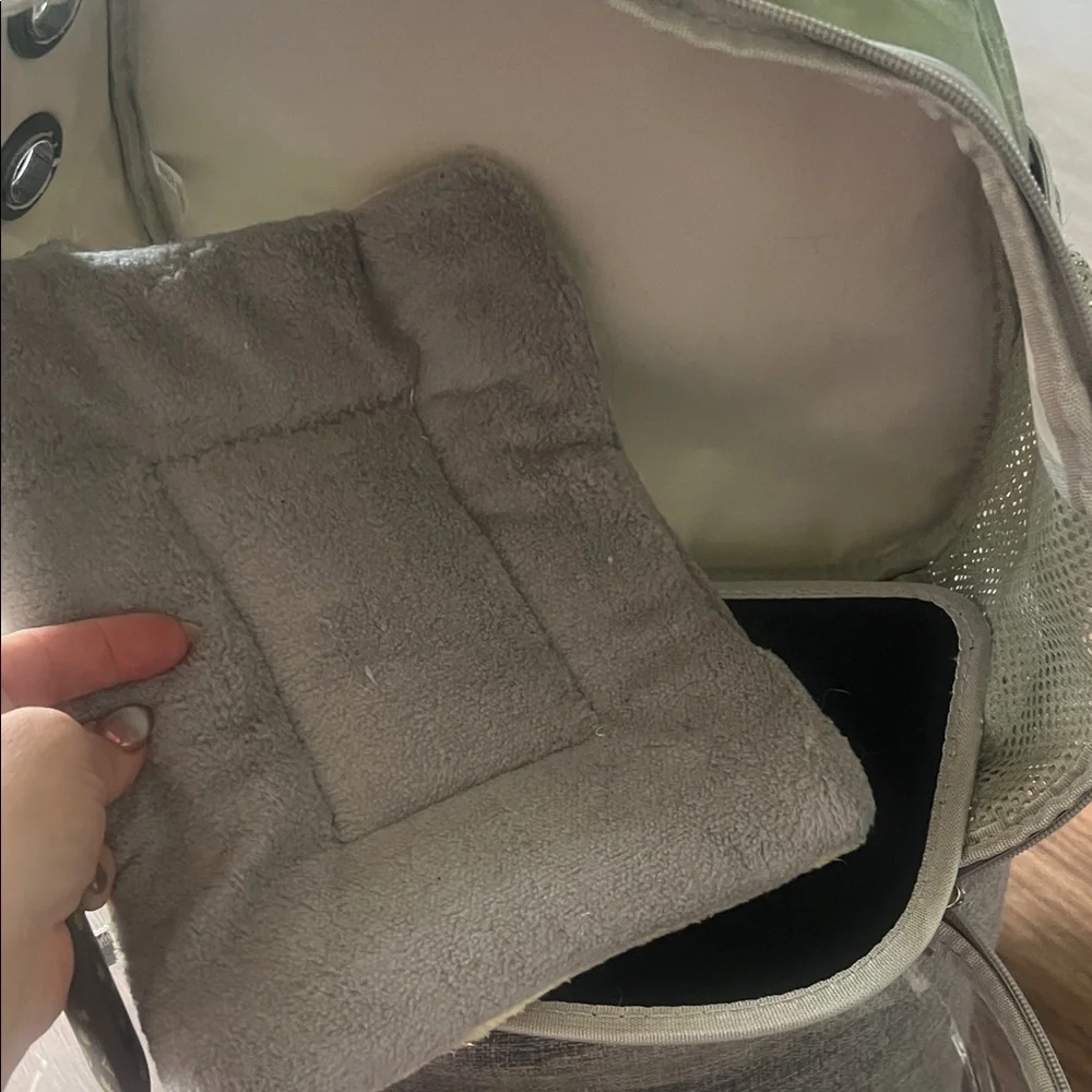 Green Bubble Pet Carrier Backpack with Clear Dome